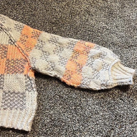 Knit Bubble Sleeve Turtleneck Sweater - Picture 2 of 3